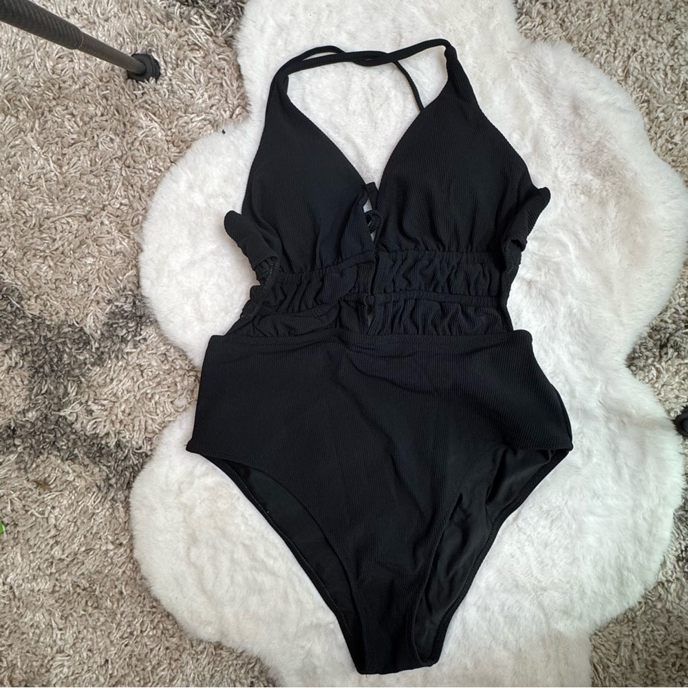 Berlook Elegant Black One-Piece Swimsuit XL 66